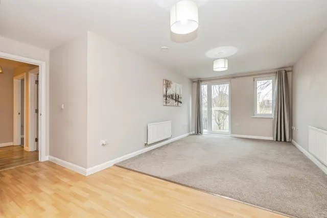 Photo 3 — Queen Marys Avenue, Watford