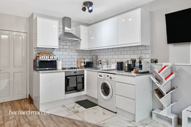 Photo 3 — Elizabeth Place, London