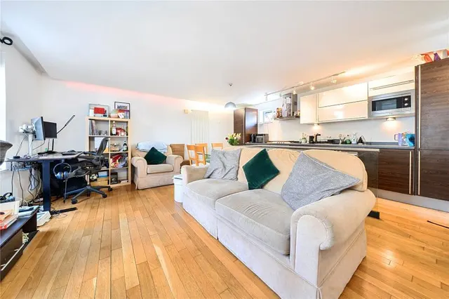 Marmion Mews, London, SW11, photo 1