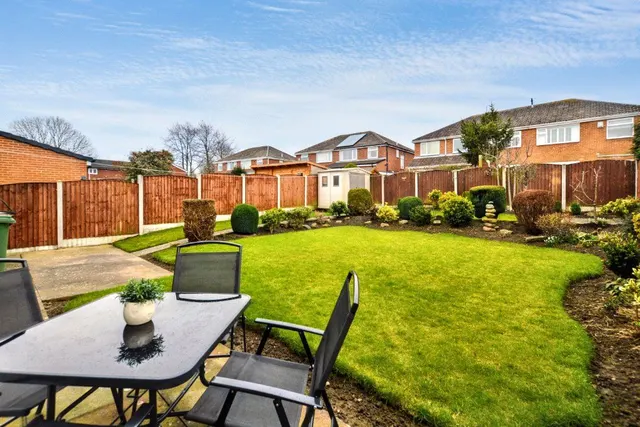 Fairfield Walk, Ossett, WF5, photo 2