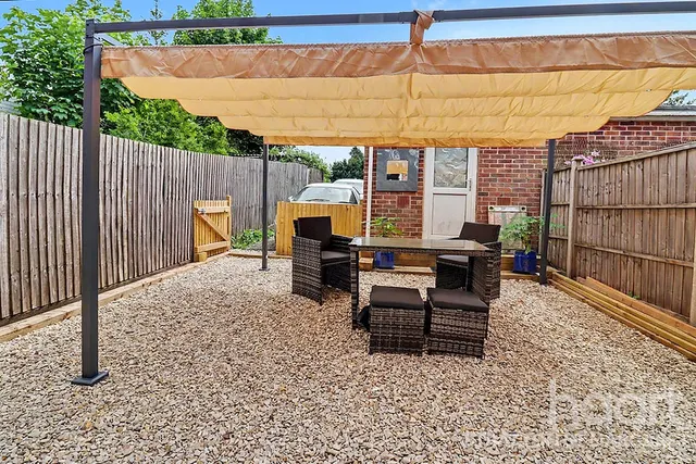 London Road, Marlborough, SN8, photo 2