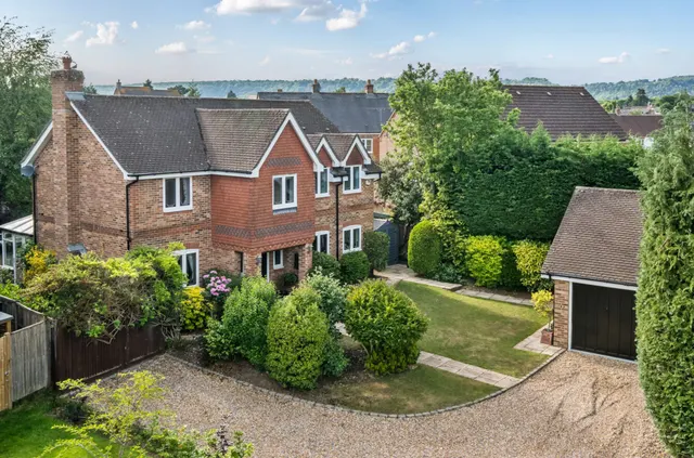 Hoggarth Close, Petersfield, GU31, photo 1