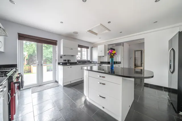 Reading Road North, Fleet, GU51, photo 2