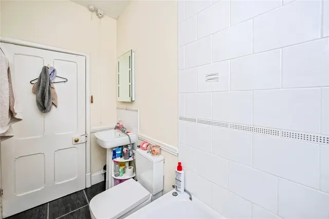 Hamilton Drive, Nottingham, NG7, photo 2