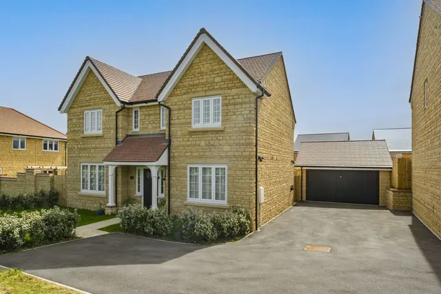 Price Close, Malmesbury, SN16, photo 1