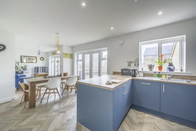 Price Close, Malmesbury, SN16, photo 2