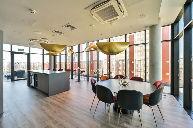 Apartment 305, Aytron Court, 6 New Lion Way, London, photo 1
