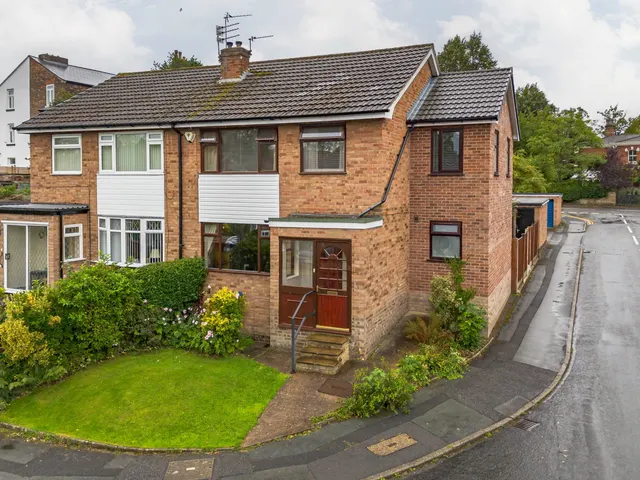 Whirley Close, Heaton Chapel, Stockport, SK4 5DR, photo 1