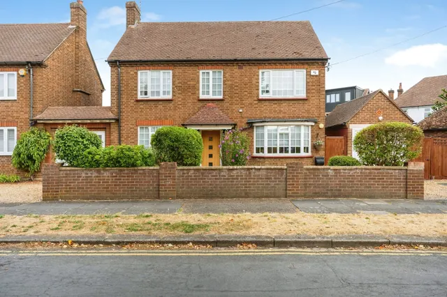 Kingsbrook Road, Bedford, photo 1