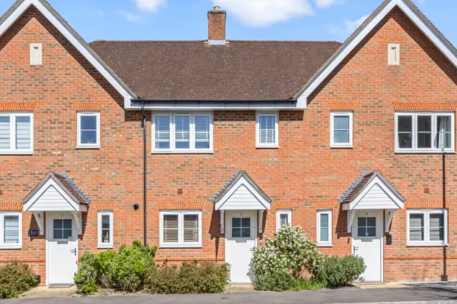 Carter Drive, Broadbridge Heath, RH12, photo 1