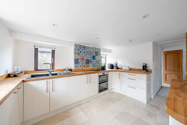 Ashdown Cottage Town Hill, Bramham, LS23, photo 3