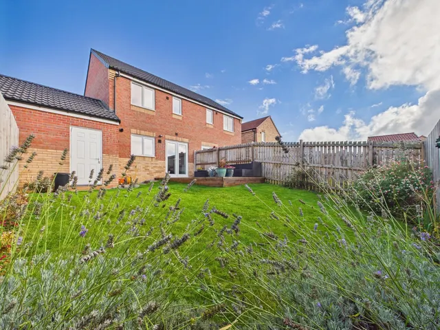 Oak Tree Way, Knottingley, WF11, photo 2