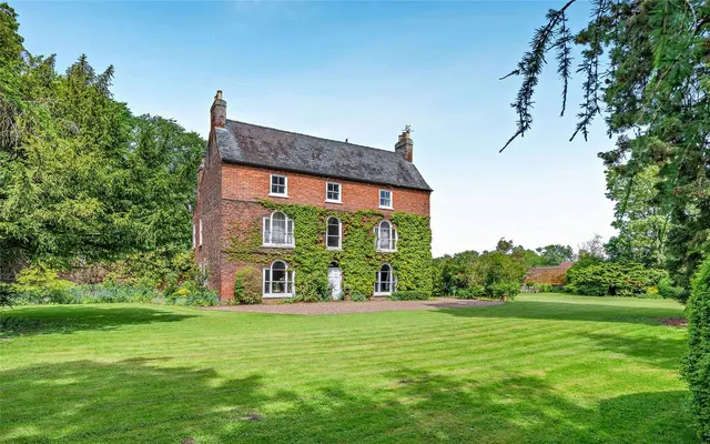 Photo 2 — The Hall, Ashby Lane, Ashby-cum-Fenby, Grimsby, DN37 0RT