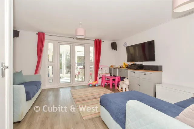 Ockenden Road, Littlehampton, BN17, photo 3