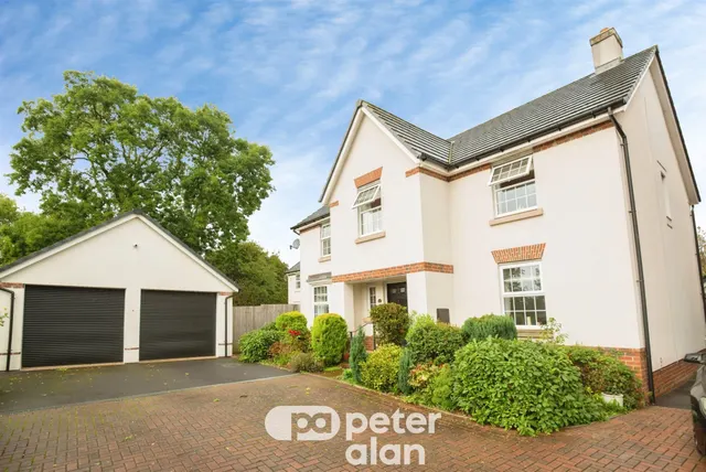 Clos Telyn Pontypool, NP4, photo 1