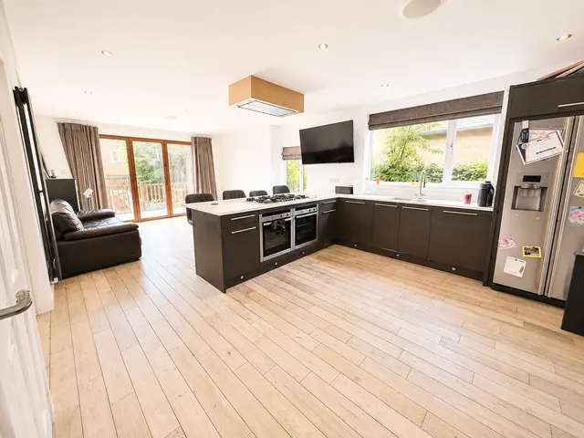 Priory Road, West Kirby, CH48, photo 2
