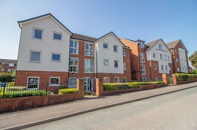 1A Beaconsfield Road, Waterlooville, PO7 7FB, photo 1