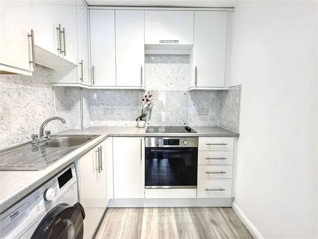 Photo 3 — Gillings Court, 36 Wood Street, High Barnet, Hertfordshire, EN5 4BU