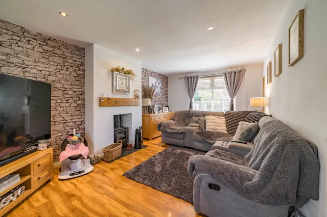 Photo 3 — Atholl Drive, Heywood