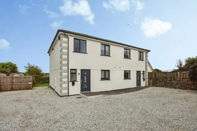 Sandy Hill, St. Austell, PL25, photo 1
