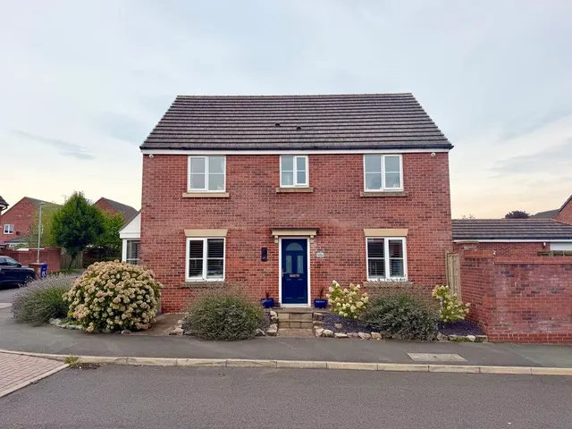 For SaleGrove Farm Drive, Adlington, photo 1