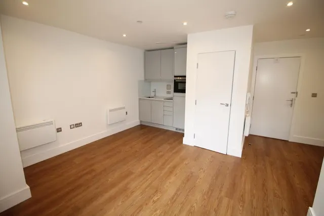 Photo 3 — Essex, Romford, RM7 9DH