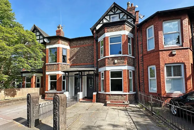 Hale Road, Hale, Cheshire WA15 9HQ, photo 1