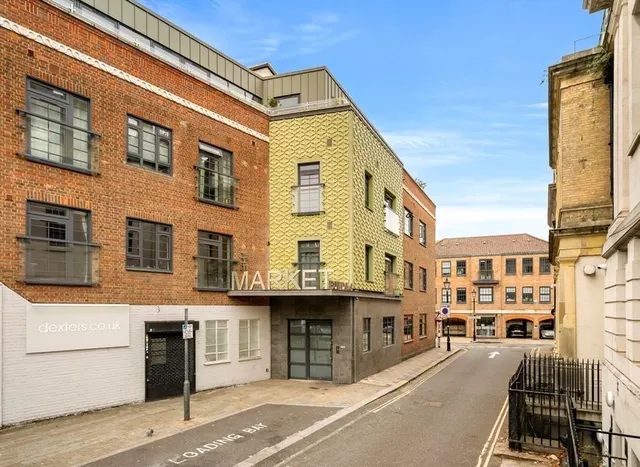 Market Place, Brentford, TW8, photo 1