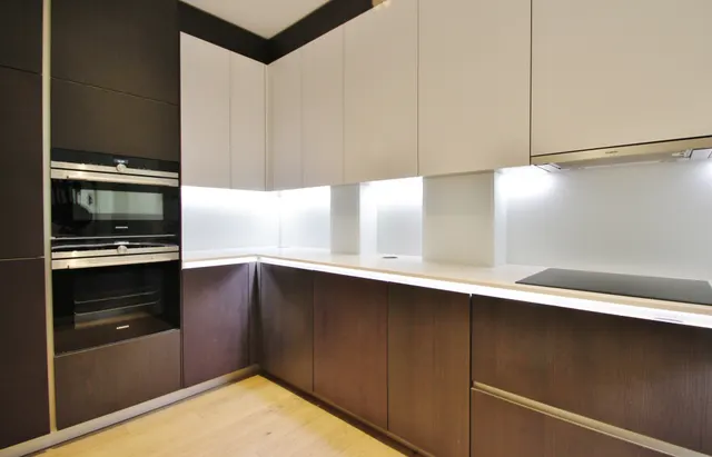 Kew Bridge Road, Brentford, TW8, photo 2