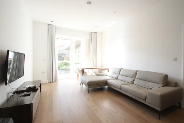 Kew Bridge Road, Brentford, TW8, photo 3