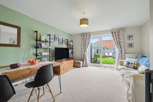 Photo 3 — Cuckoo Drive, Kibworth Beauchamp, LE8