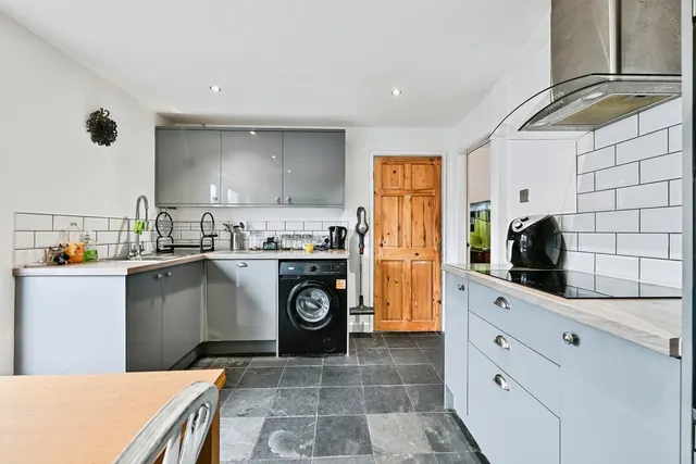 Gardendale Avenue, Clifton, NG11, photo 2