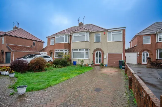 Baugh Gardens, Downend, BS16, photo 1