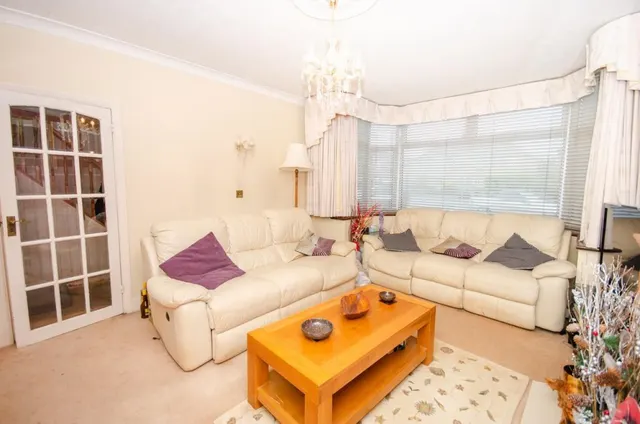 Baugh Gardens, Downend, BS16, photo 3