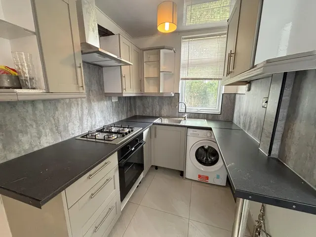 Photo 2 — Richmond Road, Aylestone, Leicester, LE2