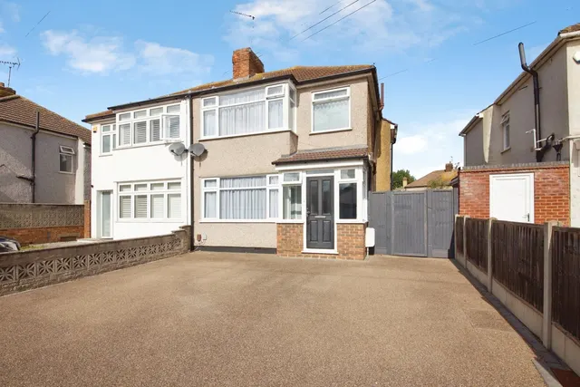 Barton Avenue, Romford, RM7, photo 1