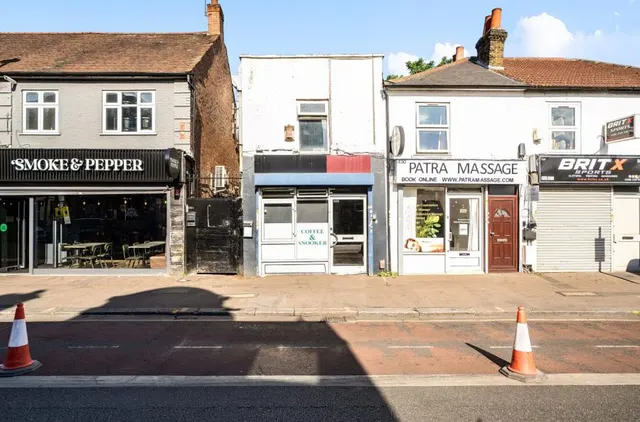 High Road, Leyton, E10, photo 1