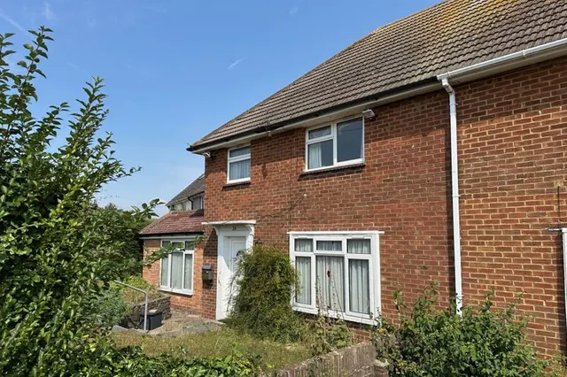 Photo 2 — Roundway, Brighton BN1 9AQ