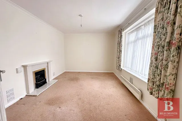 Photo 3 — Roundway, Brighton BN1 9AQ