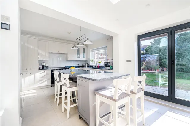 Elmstead Lane, Chislehurst, BR7, photo 2