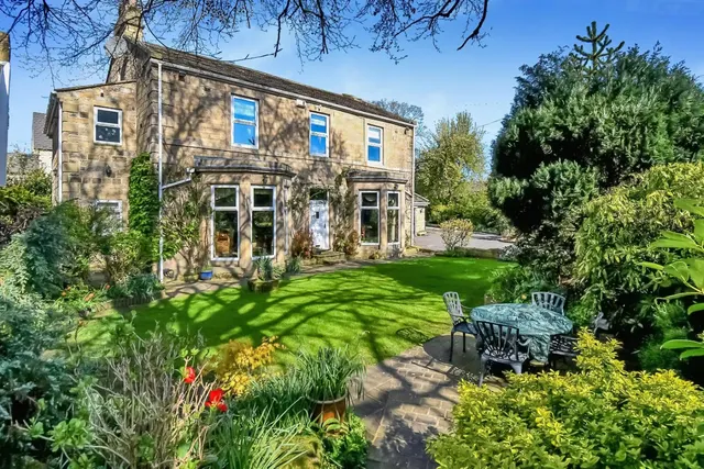 Brookhouse Gardens, Apperley Bridge, photo 1