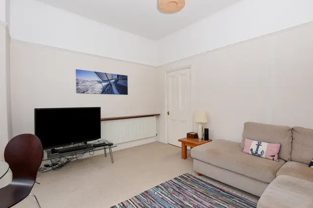 Clarendon Road, South Woodford, E18, photo 2