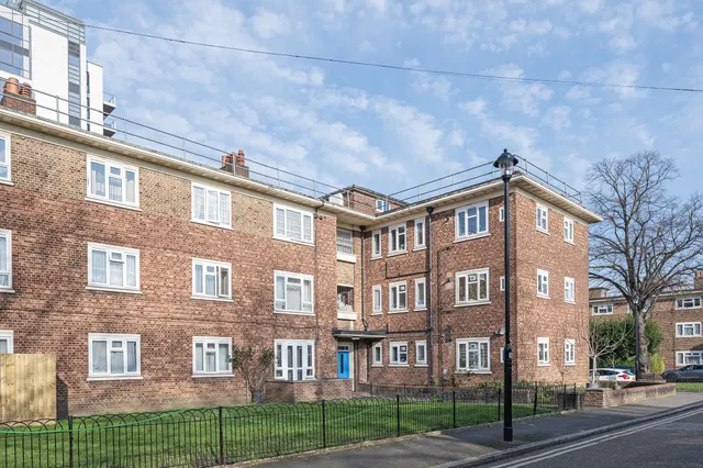 78 Mayfield Close, London, photo 1