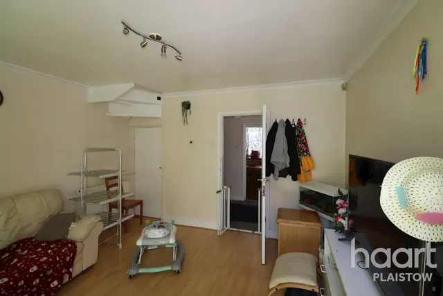 Chesterton Road, Plaistow, E13, photo 2