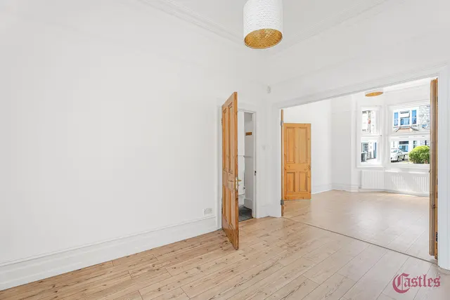 Whittington Road, N22, photo 2