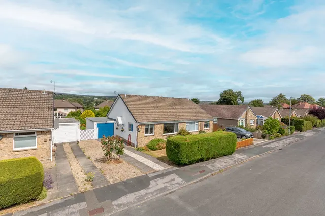 St. Helens Way, Ilkley, LS29, photo 1