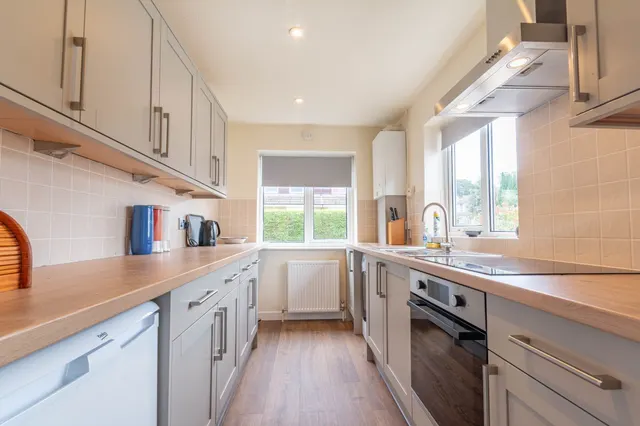 St. Helens Way, Ilkley, LS29, photo 2