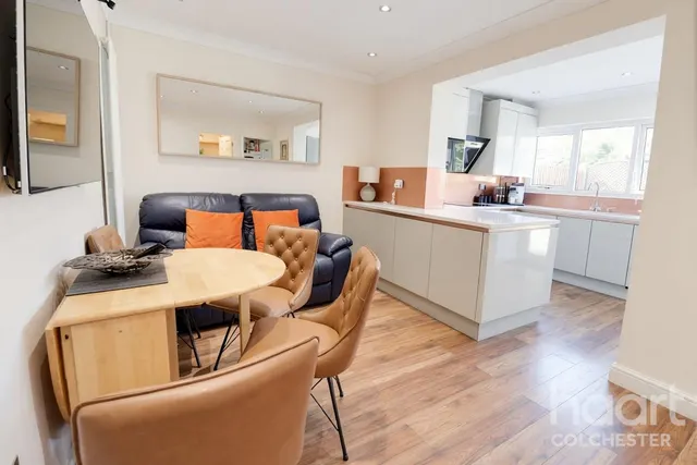 Collingwood Road, CO3, photo 2
