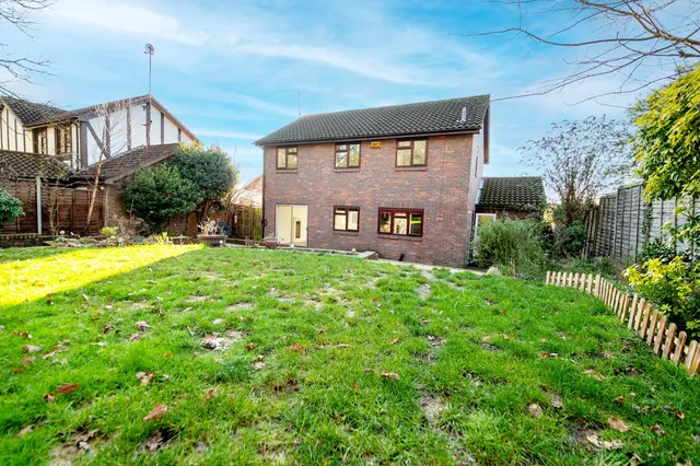 Photo 3 — Berkeley Crescent, Frimley, Camberley, GU16 8YN