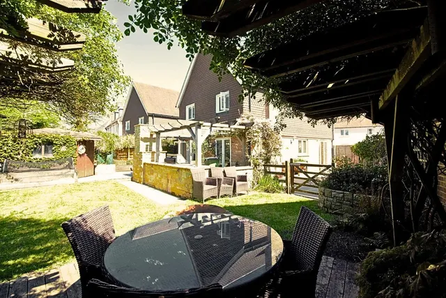 Trinity Fields, Horsham, West Sussex RH13 6GH, photo 1